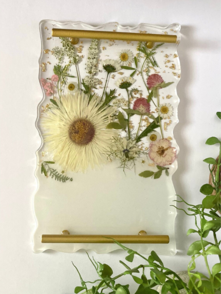 Pressed Flower Resin Tray – Elegant Home Decor | Perfect Gift for Mother’s Day, Housewarming, or Her