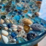 Custom Epoxy Resin Tabletop – 50 cm Diameter – Personalize with Candies, Wine Corks, Bottles, LEGOs, Kinder Toys, Beer Cups & More – Preserve Your Memories!
