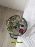 14-Inch Floral Resin Coffee Table with Real Dried Flowers & Sleek Black Footrest - Image 8