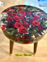 Custom Wedding Flower Resin Side Table – Preserved Bouquet in Elegant Round Design (60cm) - Image 3