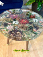 Custom Wedding Flower Resin Side Table – Preserved Bouquet in Elegant Round Design (60cm) - Image 2